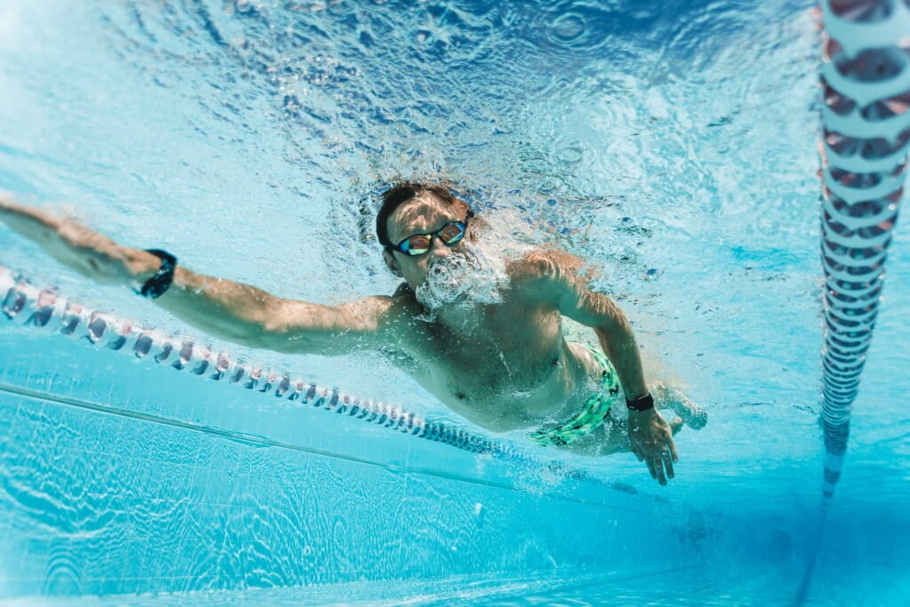 تعليم السباحة الحرة