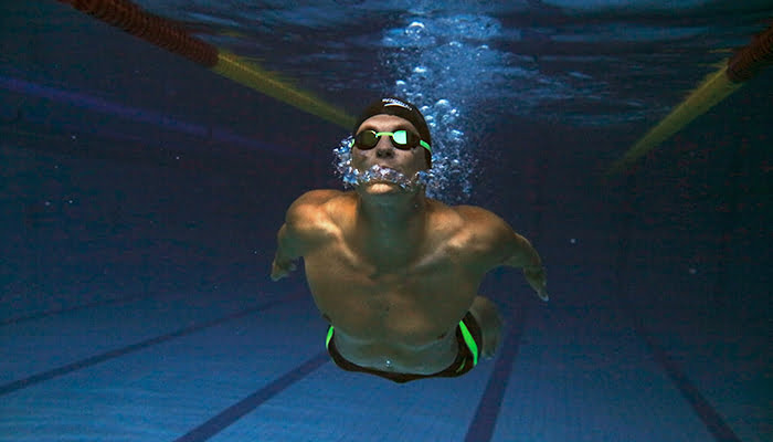 تعلم التنفس في السباحة